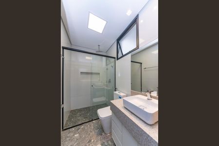 Casa à venda com 680m², 4 quartos e 6 vagas Casa à venda com 680m², 4 quartos e 6 vagasQuarto de Serviço