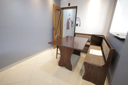 Apartamento para alugar com 92m², 2 quartos e 2 vagasSala