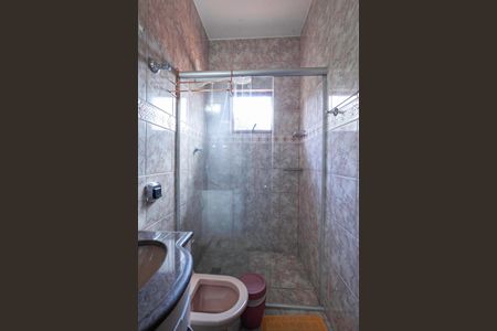 Casa à venda com 380m², 4 quartos e 4 vagasBanheiro social 1