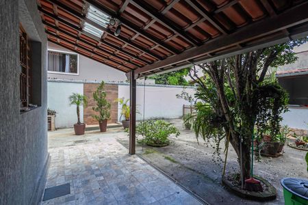 Casa à venda com 380m², 4 quartos e 4 vagasQuintal