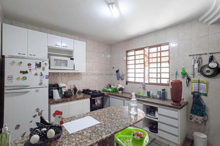 Casa à venda com 380m², 4 quartos e 4 vagasCozinha