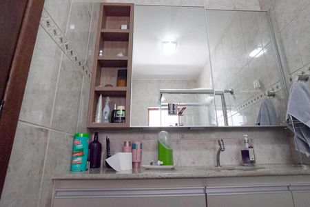 Casa à venda com 380m², 4 quartos e 4 vagasBanheiro da suíte