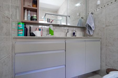 Casa à venda com 380m², 4 quartos e 4 vagasBanheiro da suíte