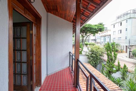 Casa à venda com 380m², 4 quartos e 4 vagasVaranda da sala 2