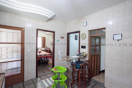 Casa à venda com 380m², 4 quartos e 4 vagasCozinha