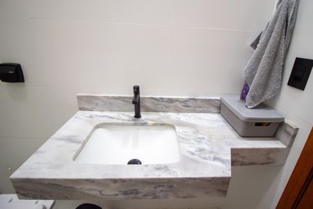 Casa de condomínio para alugar com 149m², 3 quartos e 2 vagasBanheiro 