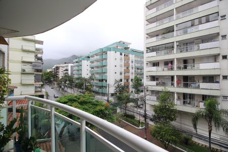 Vista de apartamento à venda com 2 quartos, 65m² em Anil, Rio de Janeiro
