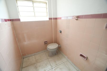 Banheiro de apartamento à venda com 1 quarto, 65m² em Centro, Campinas