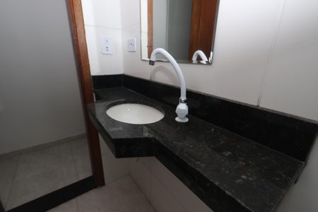 Apartamento para alugar com 38m², 2 quartos e sem vagaBanheiro