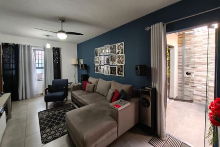 Casa à venda com 160m², 4 quartos e 3 vagasSala de TV