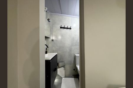 Banheiro de apartamento para alugar com 1 quarto, 35m² em Jardim Botânico, Rio de Janeiro
