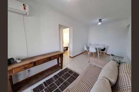 Sala  de apartamento para alugar com 2 quartos, 70m² em Centro, São Leopoldo