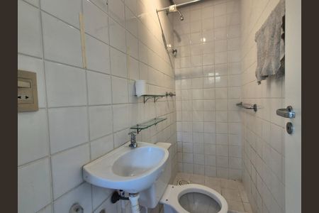 Apartamento para alugar com 136m², 3 quartos e 2 vagasBanheiro de Serviço 