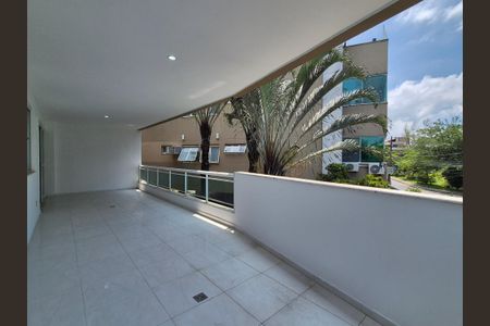 Apartamento para alugar com 136m², 3 quartos e 2 vagasVaranda 