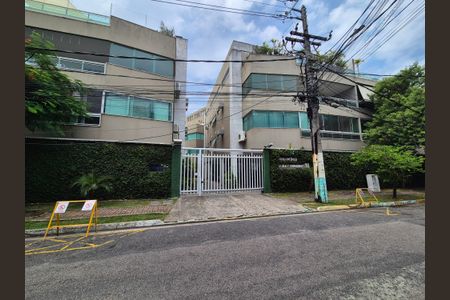 Apartamento para alugar com 136m², 3 quartos e 2 vagasFachada 