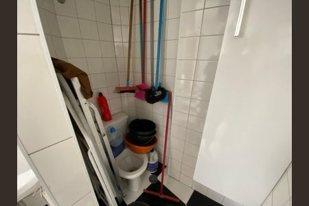 Apartamento à venda com 90m², 2 quartos e 1 vaga Apartamento à venda com 90m², 2 quartos e 1 vagaBanheiro de serviço