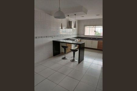 Casa à venda com 3 quartos, 215m² em Vila Palmeiras, São Paulo