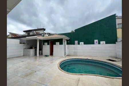 Casa à venda com 400m², 2 quartos e 4 vagasÁrea comum