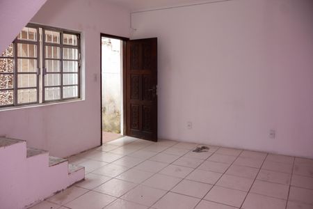 Casa para alugar com 80m², 2 quartos e 1 vagaSala