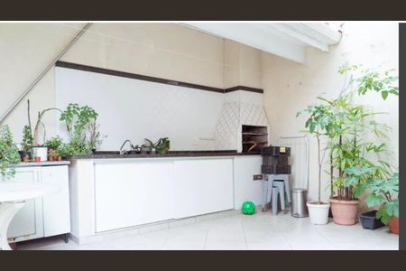 Casa à venda com 4 quartos, 206m² em Parque Sao Domingos, São Paulo