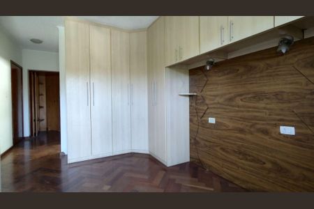 Casa à venda com 4 quartos, 256m² em Parque Sao Domingos, São Paulo