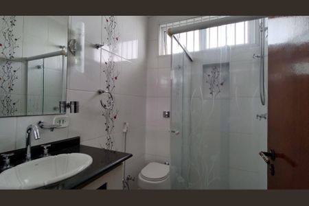 Casa à venda com 4 quartos, 256m² em Parque Sao Domingos, São Paulo