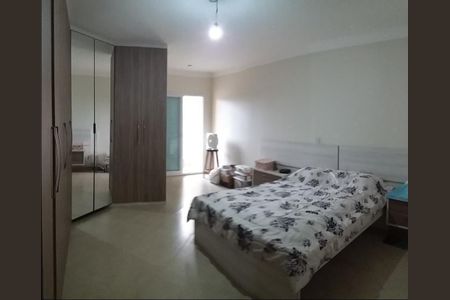 Casa à venda com 3 quartos, 218m² em Parque Sao Domingos, São Paulo