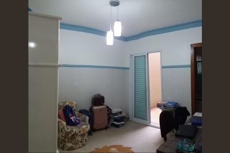 Casa à venda com 3 quartos, 218m² em Parque Sao Domingos, São Paulo