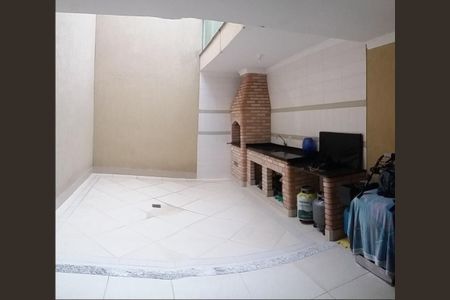 Casa à venda com 3 quartos, 218m² em Parque Sao Domingos, São Paulo