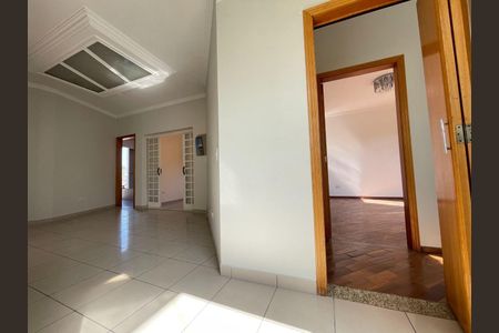 Casa à venda com 4 quartos, 420m² em São Domingos, São Paulo