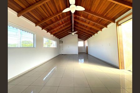 Casa à venda com 4 quartos, 420m² em São Domingos, São Paulo