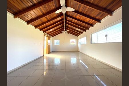 Casa à venda com 4 quartos, 420m² em São Domingos, São Paulo