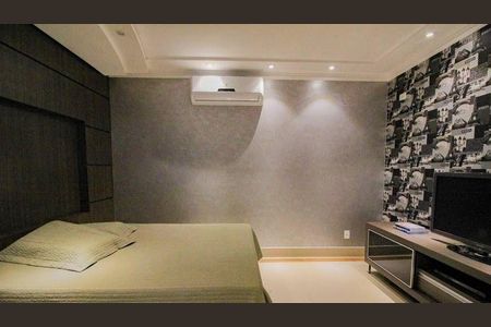 Casa à venda com 4 quartos, 558m² em Vila Albertina, São Paulo