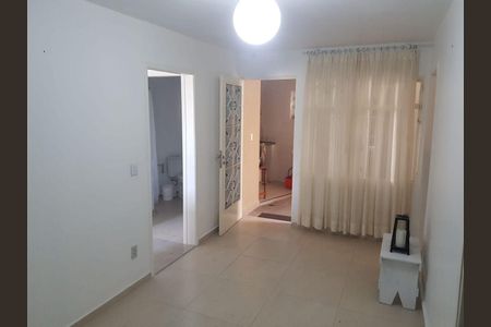 Casa à venda com 5 quartos, 200m² em Vila Cruz das Almas, São Paulo