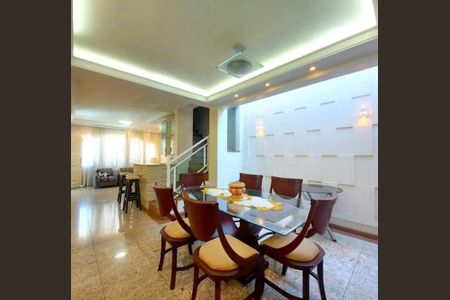 Casa à venda com 3 quartos, 198m² em Imirim, São Paulo