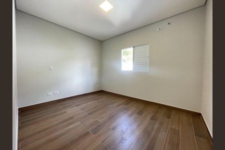 Casa à venda com 3 quartos, 135m² em Jardim Santo Elias, São Paulo