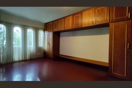 Casa à venda com 3 quartos, 400m² em Chácara Jaraguá, São Paulo