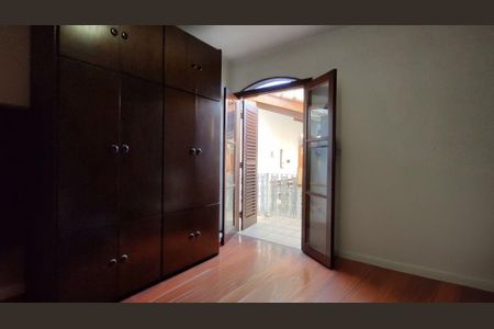 Casa à venda com 3 quartos, 400m² em Chácara Jaraguá, São Paulo