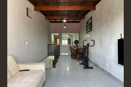 Casa à venda com 2 quartos, 110m² em Parque Sao Domingos, São Paulo