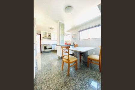 Casa à venda com 4 quartos, 407m² em City América, São Paulo