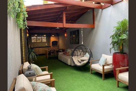 Casa à venda com 3 quartos, 168m² em Parque Maria Domitila, São Paulo