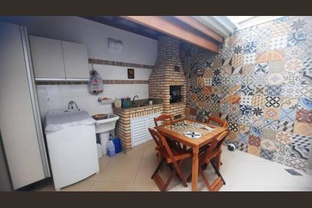 Casa à venda com 3 quartos, 125m² em Parque Sao Domingos, São Paulo