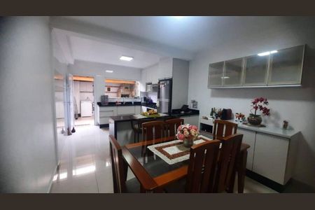 Casa à venda com 3 quartos, 125m² em Parque Sao Domingos, São Paulo