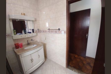 Casa à venda com 3 quartos, 201m² em Vila Palmeiras, São Paulo