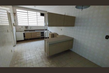 Casa à venda com 5 quartos, 229m² em Parque Sao Domingos, São Paulo