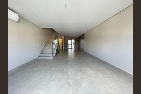 Casa à venda com 3 quartos, 160m² em Parque Sao Domingos, São Paulo