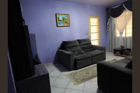 Casa à venda com 3 quartos, 268m² em Parque Maria Domitila, São Paulo