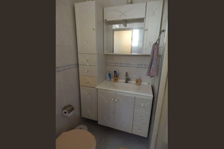 Casa à venda com 3 quartos, 268m² em Parque Maria Domitila, São Paulo