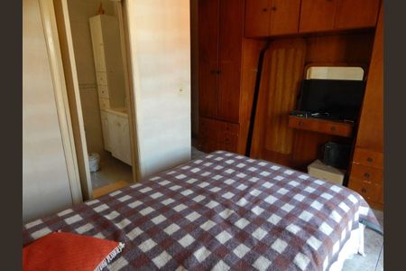 Casa à venda com 3 quartos, 268m² em Parque Maria Domitila, São Paulo