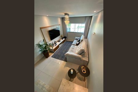 Casa à venda com 3 quartos, 122m² em Vila Mangalot, São Paulo